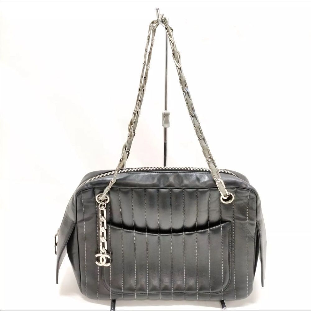 Chanel Vtg Black Vertical Quilted Leather Mademoiselle Ligne Camera Shoulder Bag
